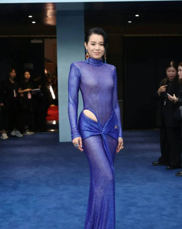 鑫月配 胡杏儿回应老公夜店风波：纯粹是误会